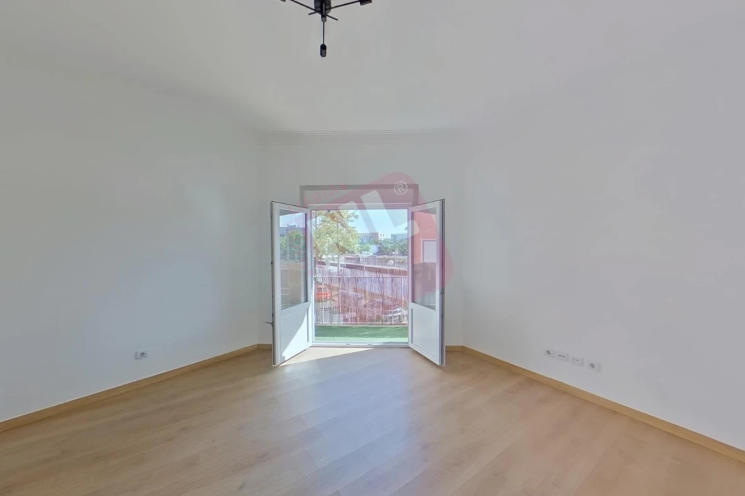 Apartamento T3 para Arrendamento em Moscavide e Portela Foto 23