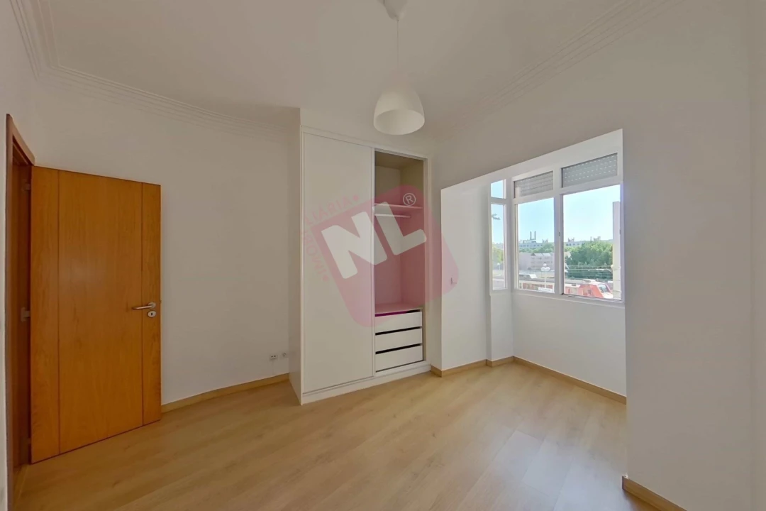Apartamento T3 para Arrendamento em Moscavide e Portela Foto 13