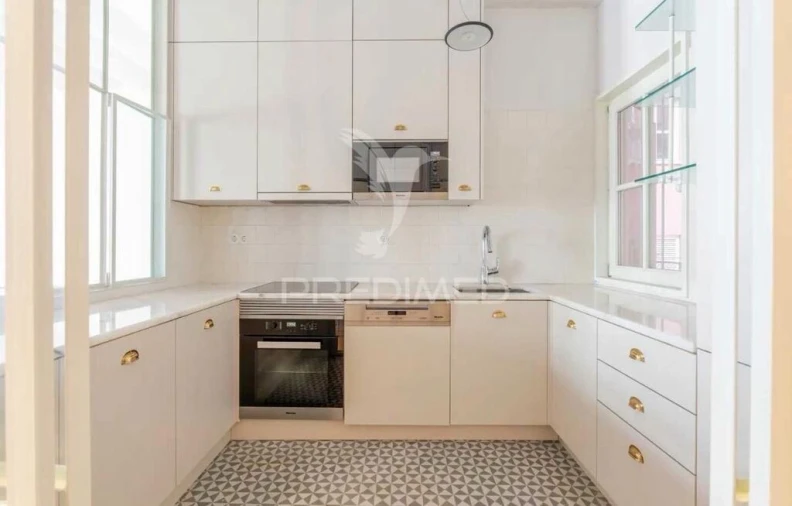 Apartamento T3 para Venda em Cedofeita, Santo Ildefonso, Sé, Miragaia, São Nicolau e Vitória Foto 2