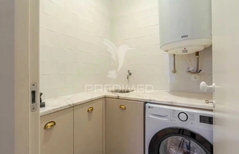 Apartamento T3 para Venda em Cedofeita, Santo Ildefonso, Sé, Miragaia, São Nicolau e Vitória Foto 3