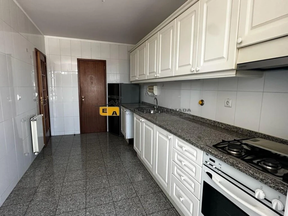Apartamento T2 para Venda em Cidade da Maia Foto 5