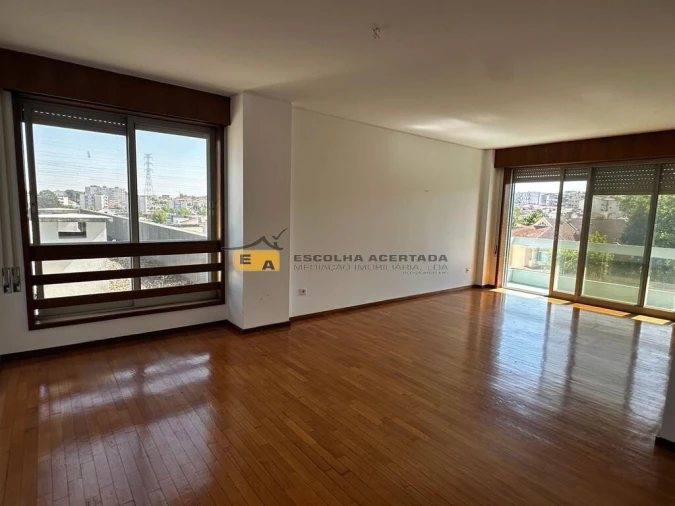 Apartamento T2 para Venda em Cidade da Maia Foto 3
