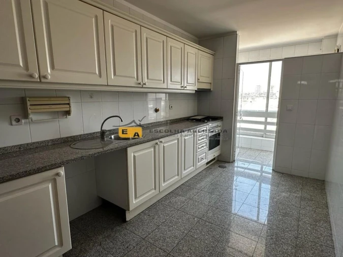 Apartamento T2 para Venda em Cidade da Maia Foto 6