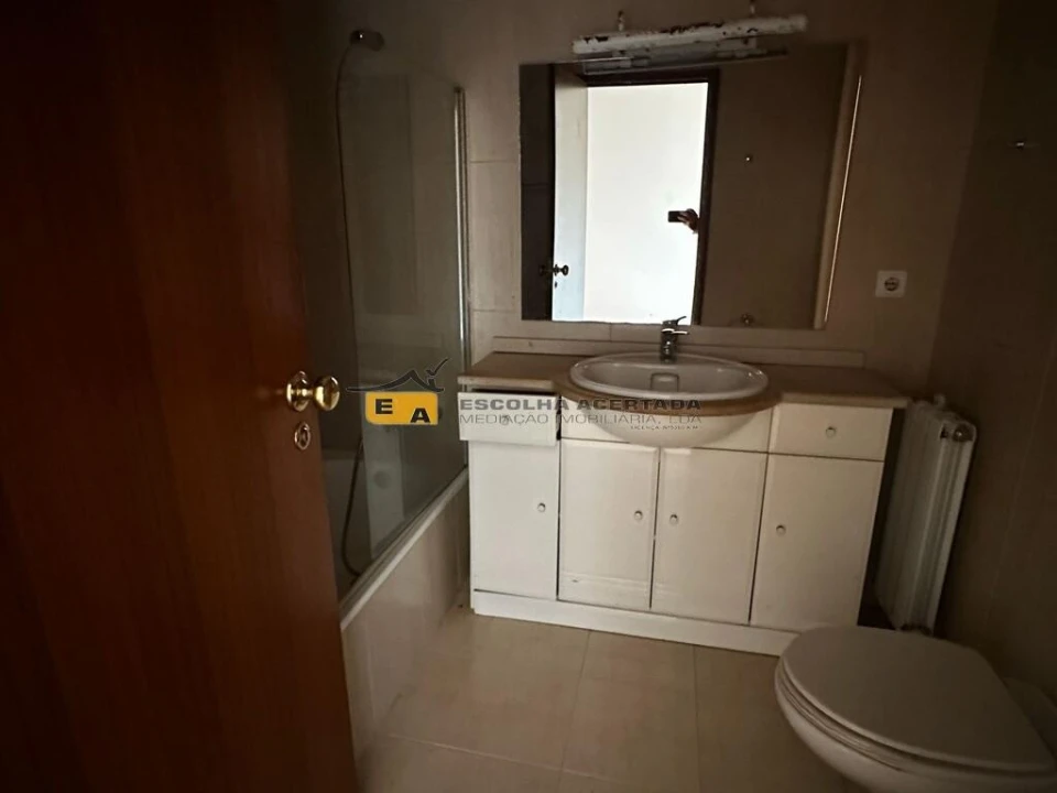 Apartamento T2 para Venda em Cidade da Maia Foto 14