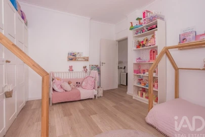 Apartamento T3 para Venda em Ramada e Caneças