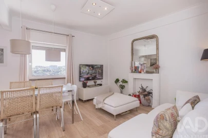Apartamento T3 para Venda em Ramada e Caneças