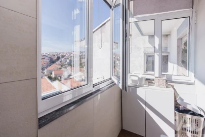 Apartamento T3 para Venda em Ramada e Caneças