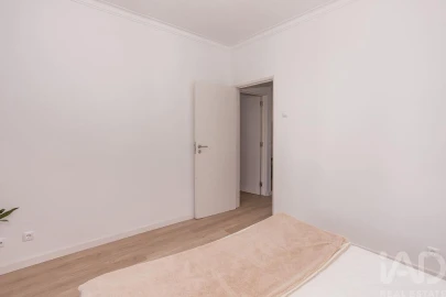 Apartamento T3 para Venda em Ramada e Caneças