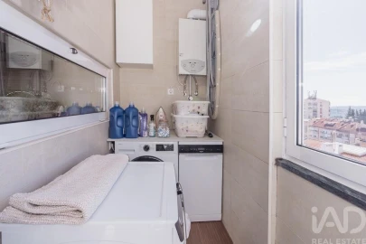 Apartamento T3 para Venda em Ramada e Caneças