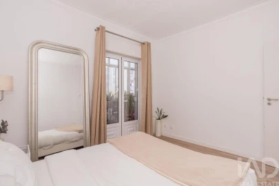 Apartamento T3 para Venda em Ramada e Caneças
