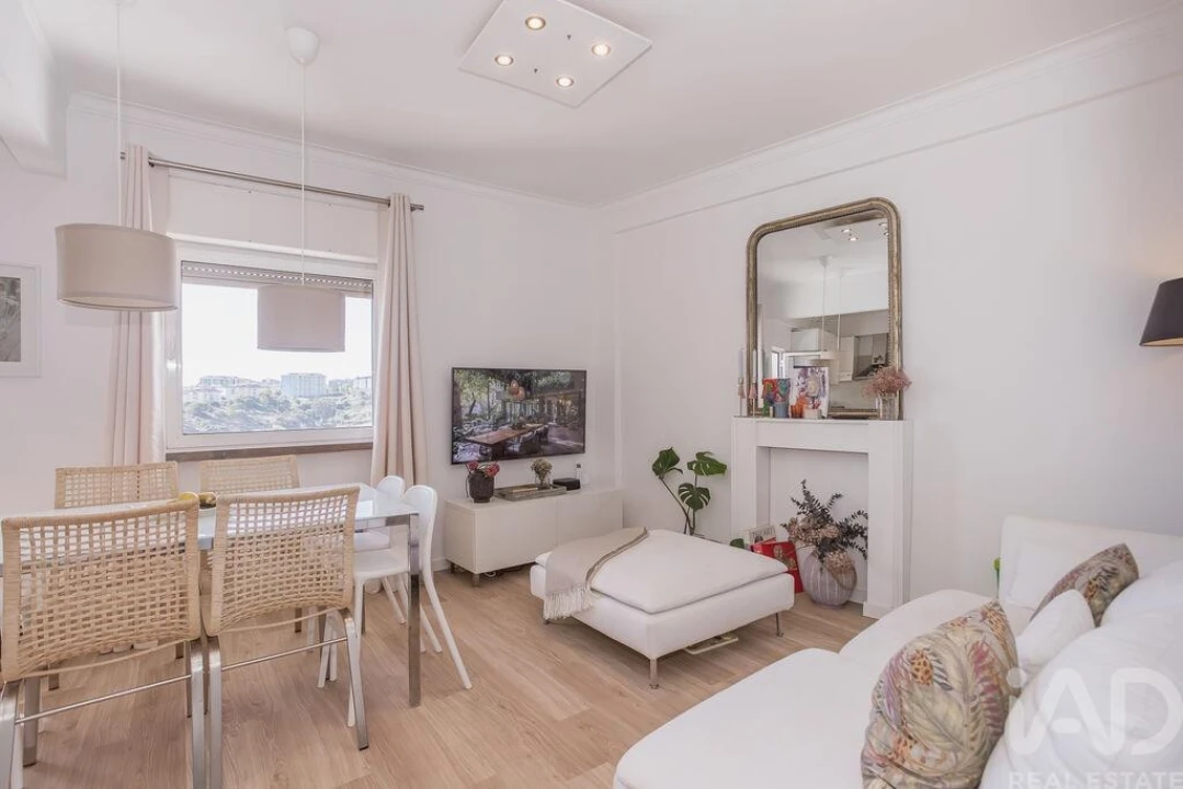 Apartamento T3 para Venda em Ramada e Caneças Foto 2