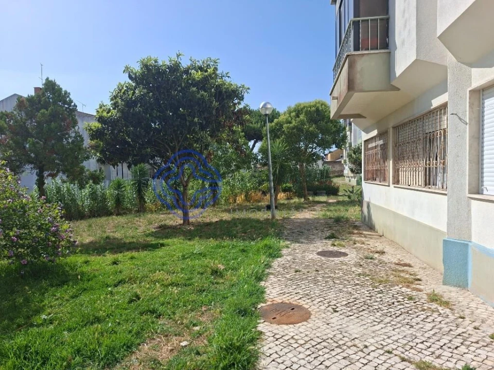 Apartamento T2 para Venda em Algueirão-Mem Martins Foto 16