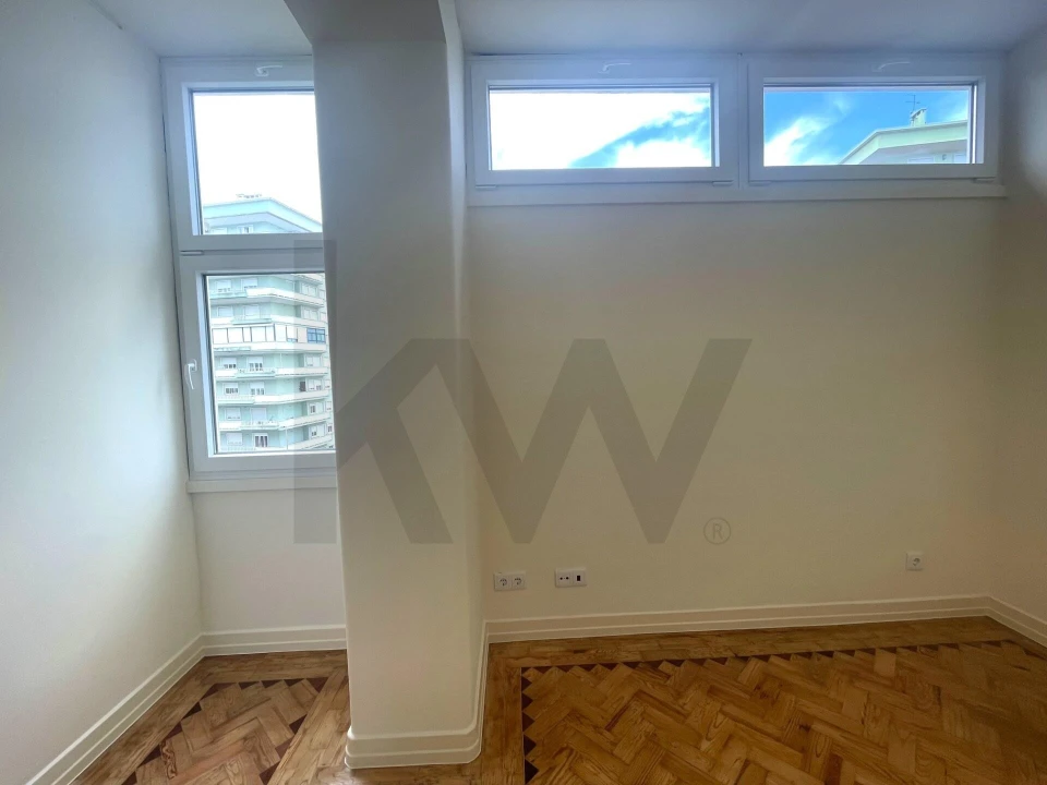 Apartamento T3 para Arrendamento em Alvalade Foto 22