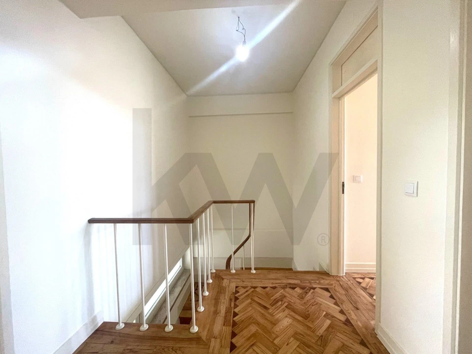Apartamento T3 para Arrendamento em Alvalade Foto 19