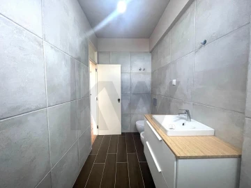 Apartamento T3 para Arrendamento em Alvalade
