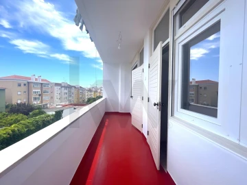 Apartamento T3 para Arrendamento em Alvalade