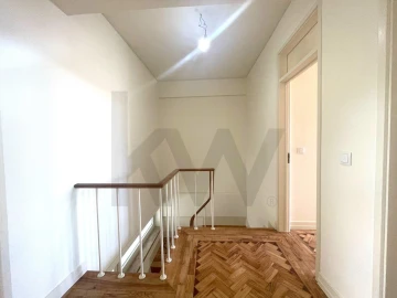Apartamento T3 para Arrendamento em Alvalade
