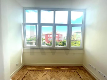 Apartamento T3 para Arrendamento em Alvalade