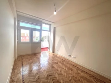 Apartamento T3 para Arrendamento em Alvalade