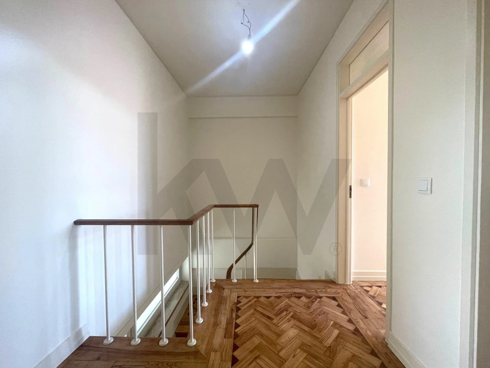 Apartamento T3 para Arrendamento em Alvalade Foto 38