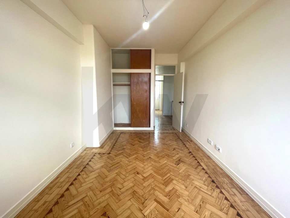 Apartamento T3 para Arrendamento em Alvalade Foto 27