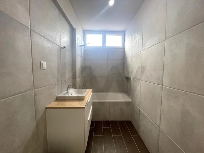 Apartamento T3 para Arrendamento em Alvalade Foto 23