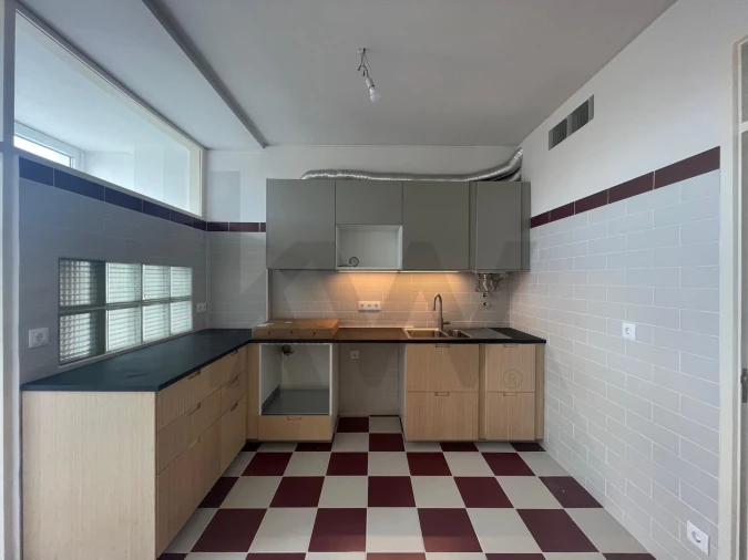 Apartamento T3 para Arrendamento em Alvalade Foto 6