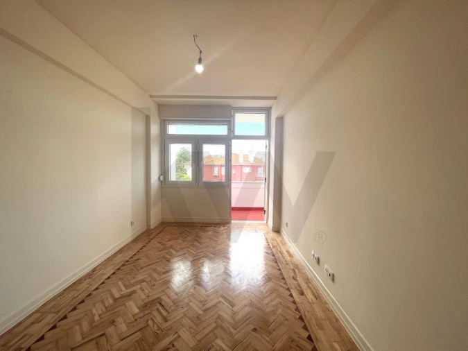 Apartamento T3 para Arrendamento em Alvalade Foto 34
