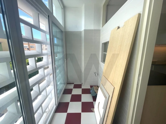 Apartamento T3 para Arrendamento em Alvalade Foto 14