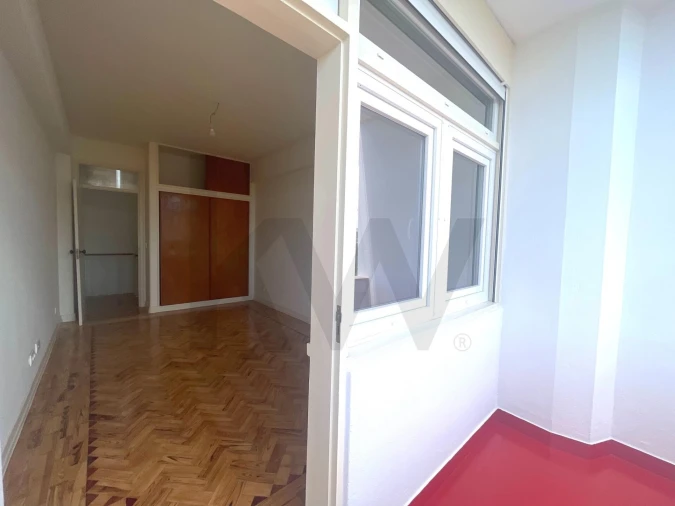 Apartamento T3 para Arrendamento em Alvalade Foto 33
