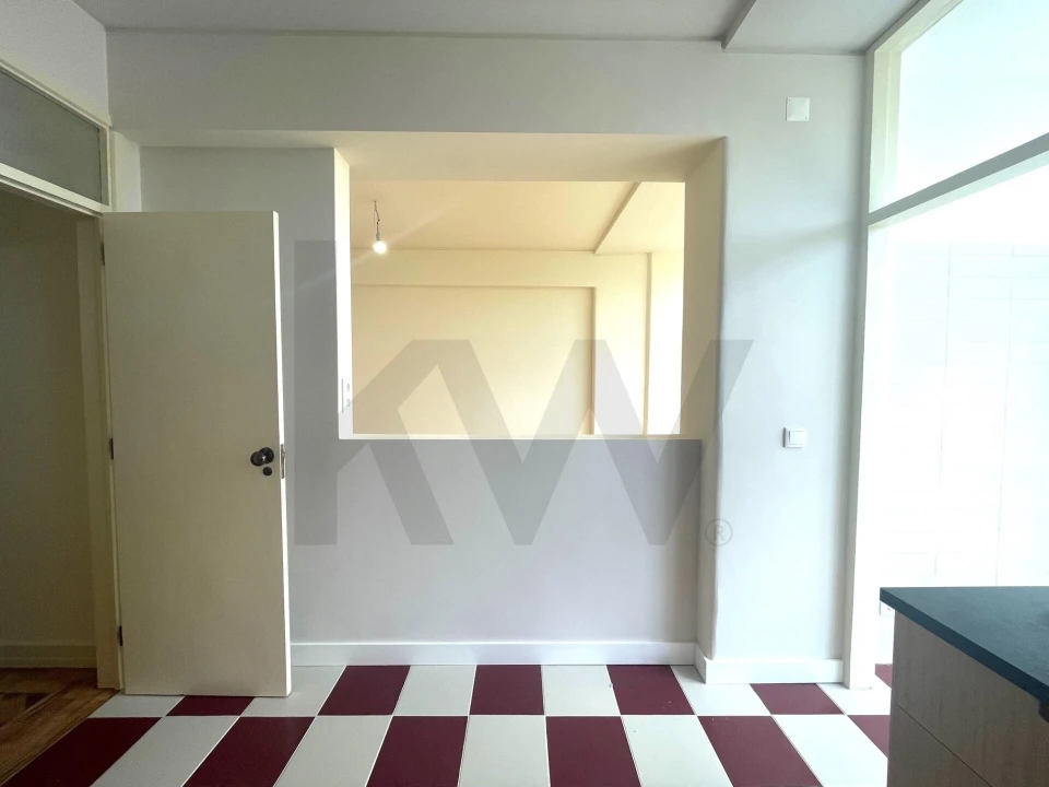 Apartamento T3 para Arrendamento em Alvalade Foto 17