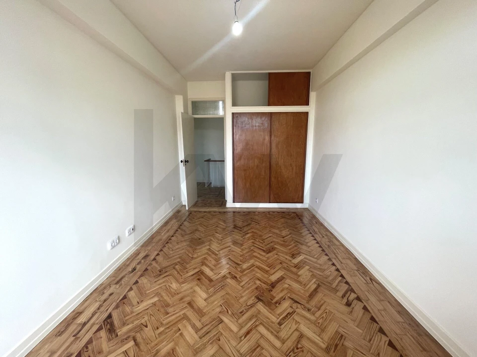 Apartamento T3 para Arrendamento em Alvalade Foto 35