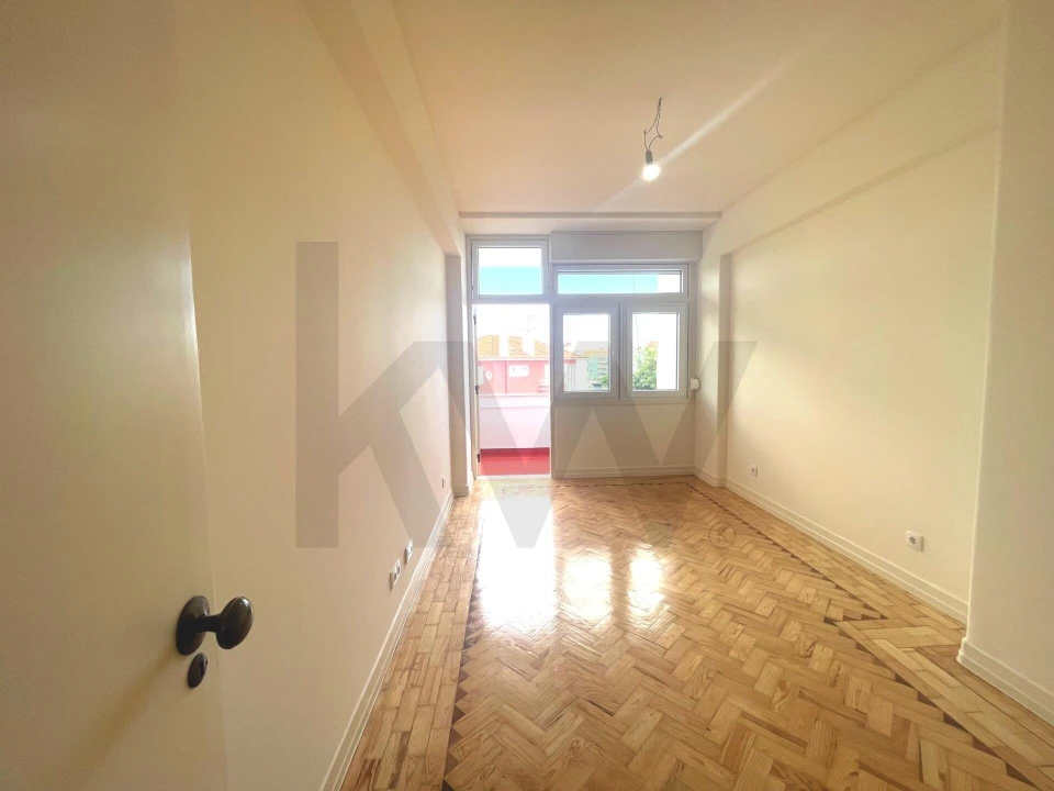 Apartamento T3 para Arrendamento em Alvalade Foto 26