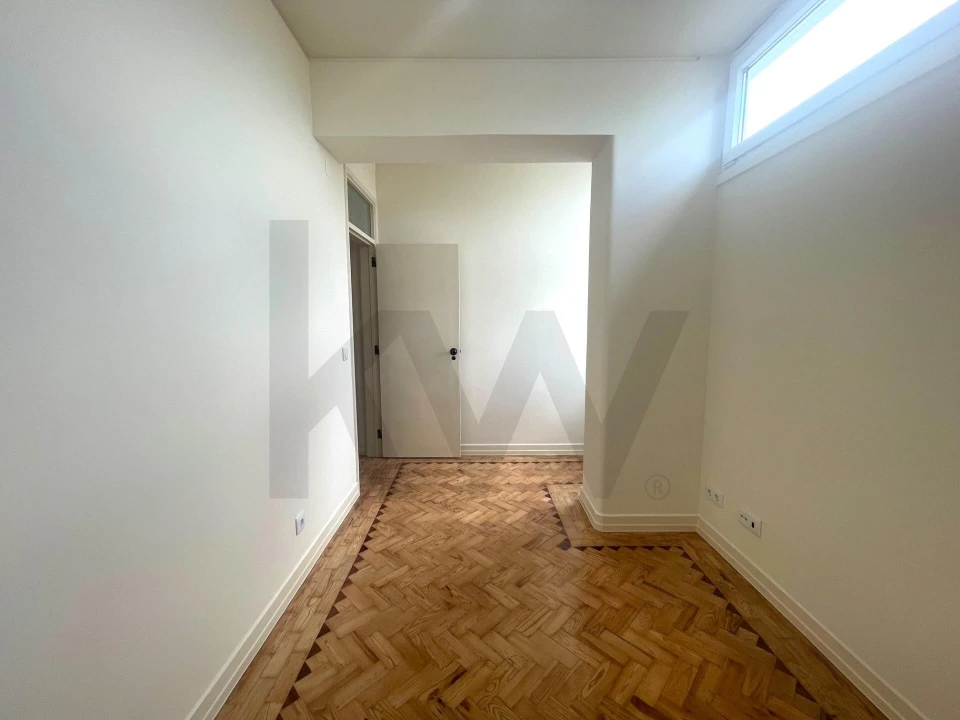 Apartamento T3 para Arrendamento em Alvalade Foto 21