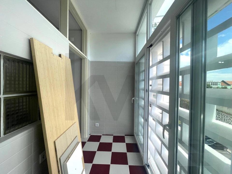 Apartamento T3 para Arrendamento em Alvalade Foto 15