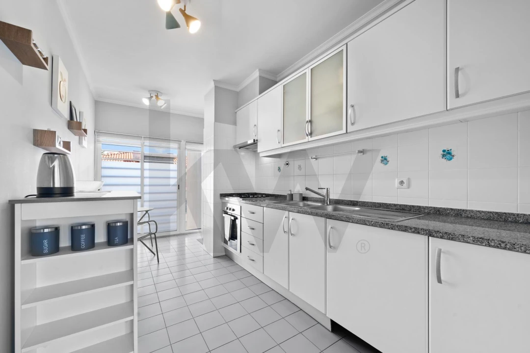 Apartamento T2 para Venda em Caniço Foto 10
