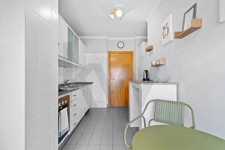 Apartamento T2 para Venda em Caniço Foto 12