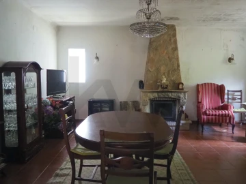 Moradia T4 para Venda em Venda do Pinheiro e Santo Estêvão das Galés