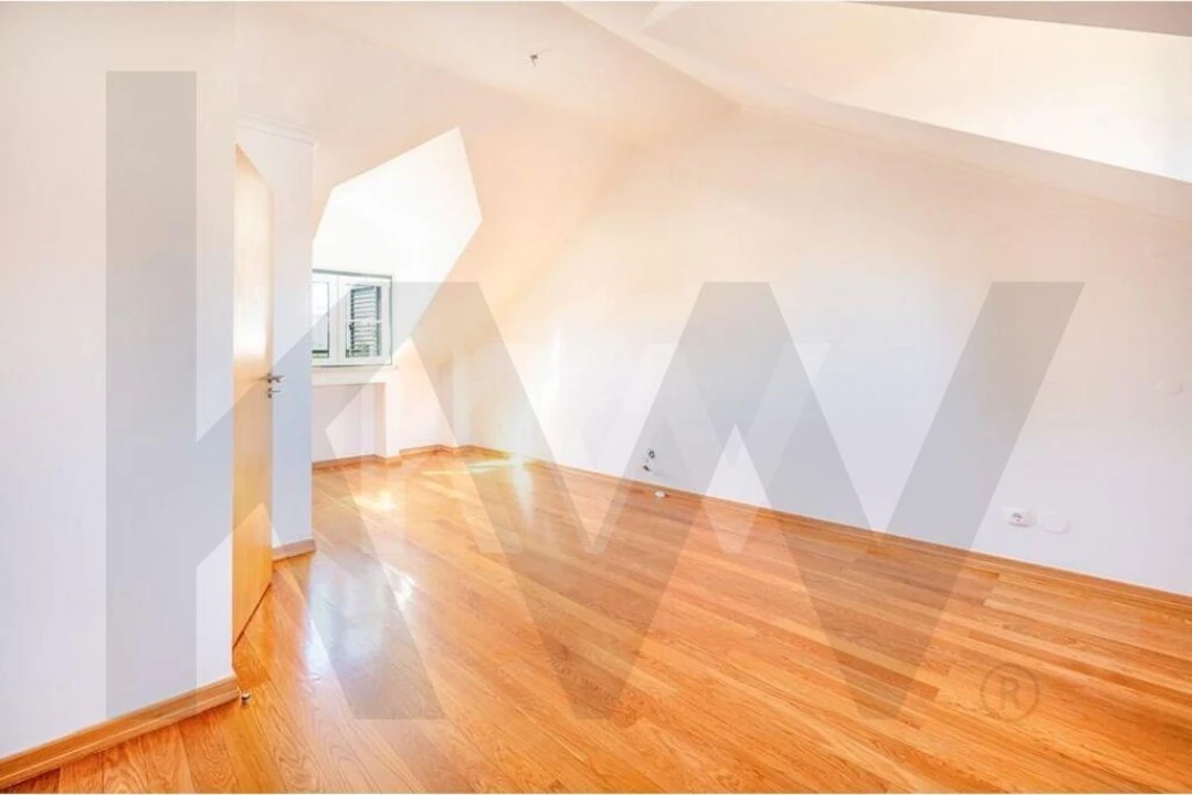 Apartamento T1 para Arrendamento em Lumiar Foto 9