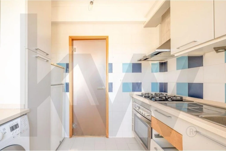 Apartamento T1 para Arrendamento em Lumiar Foto 17