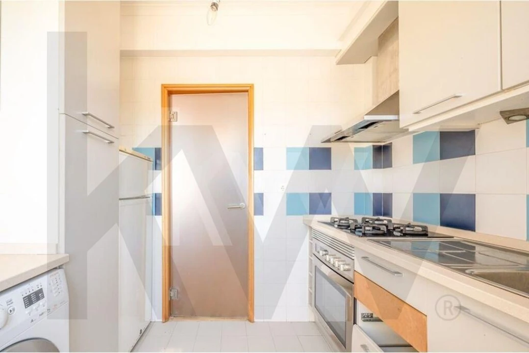 Apartamento T1 para Arrendamento em Lumiar Foto 17