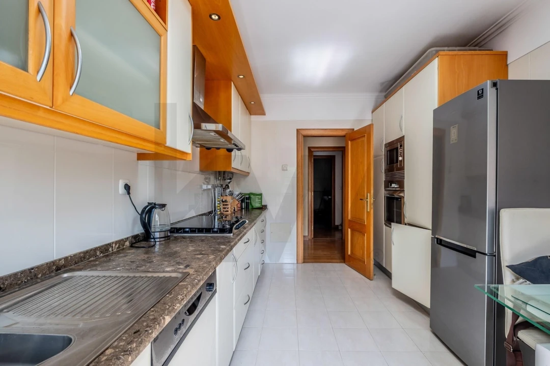 Apartamento T2 para Venda em Alcabideche Foto 13
