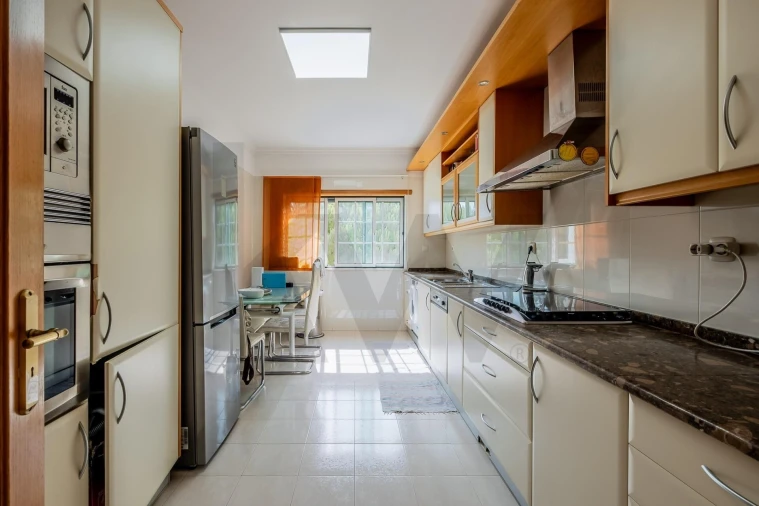 Apartamento T2 para Venda em Alcabideche Foto 12
