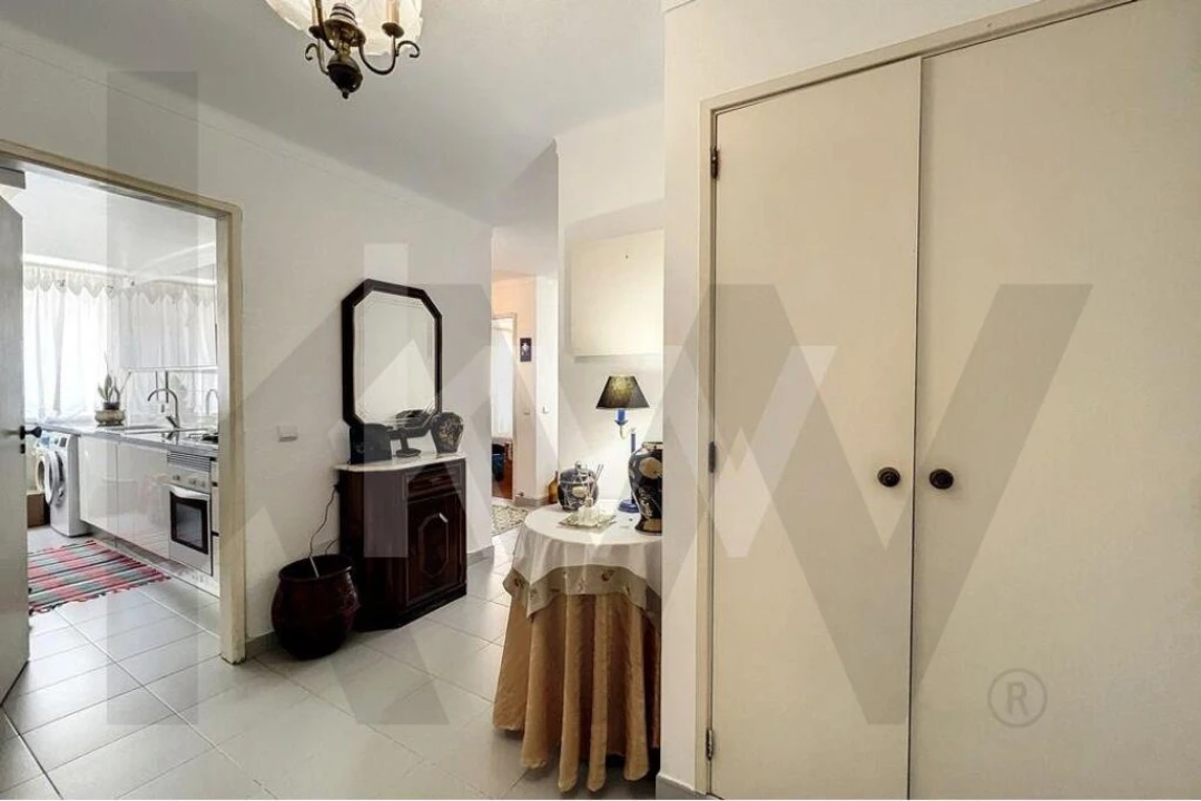 Apartamento T1 para Arrendamento em Santo António dos Cavaleiros e Frielas Foto 6