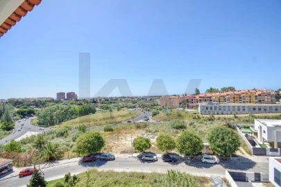Apartamento T4 para Venda em Carcavelos e Parede