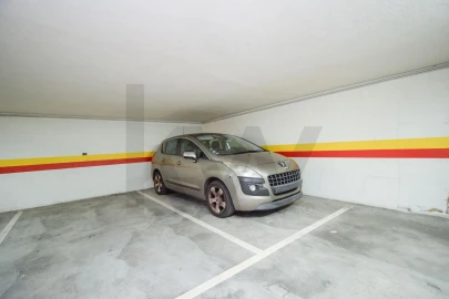 Apartamento T4 para Venda em Carcavelos e Parede