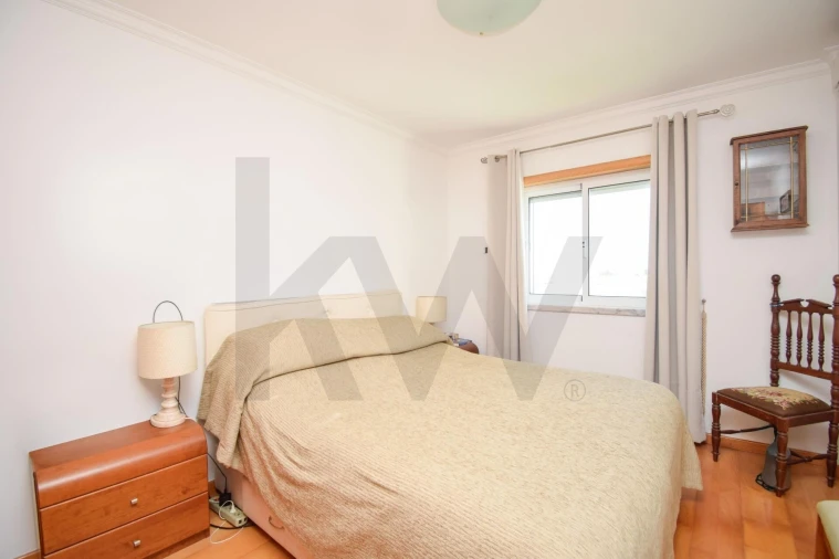 Apartamento T4 para Venda em Carcavelos e Parede Foto 21