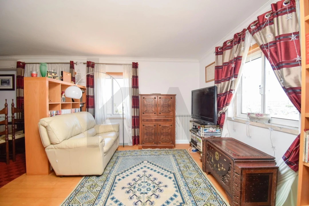 Apartamento T4 para Venda em Carcavelos e Parede Foto 10