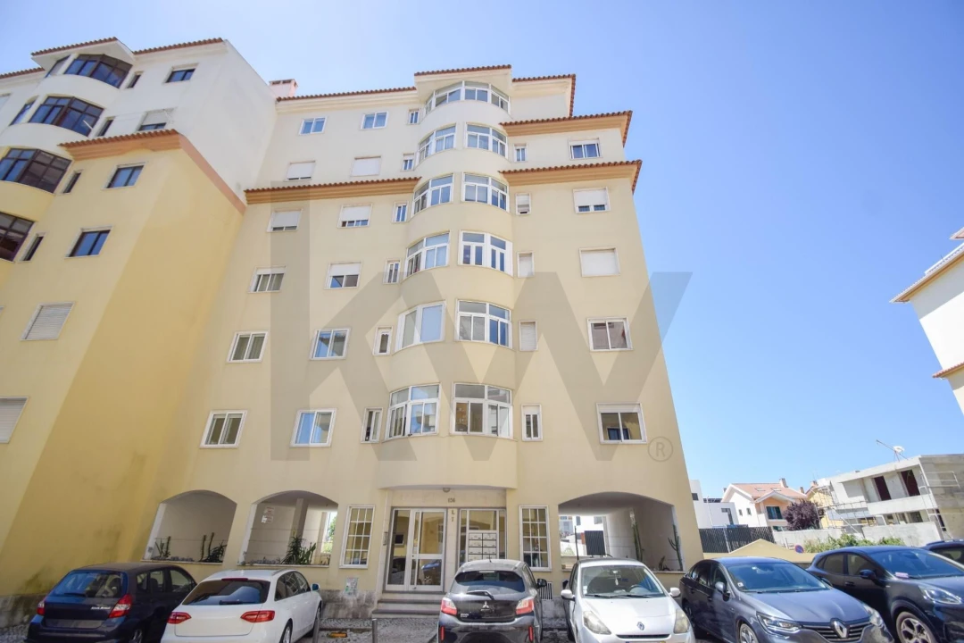 Apartamento T4 para Venda em Carcavelos e Parede Foto 34