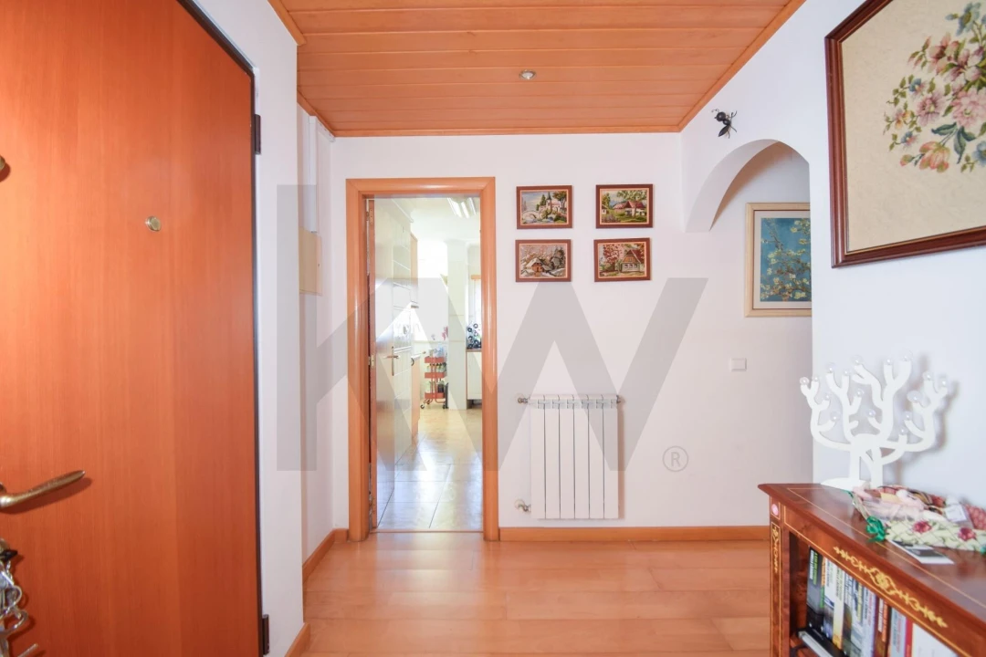 Apartamento T4 para Venda em Carcavelos e Parede Foto 4
